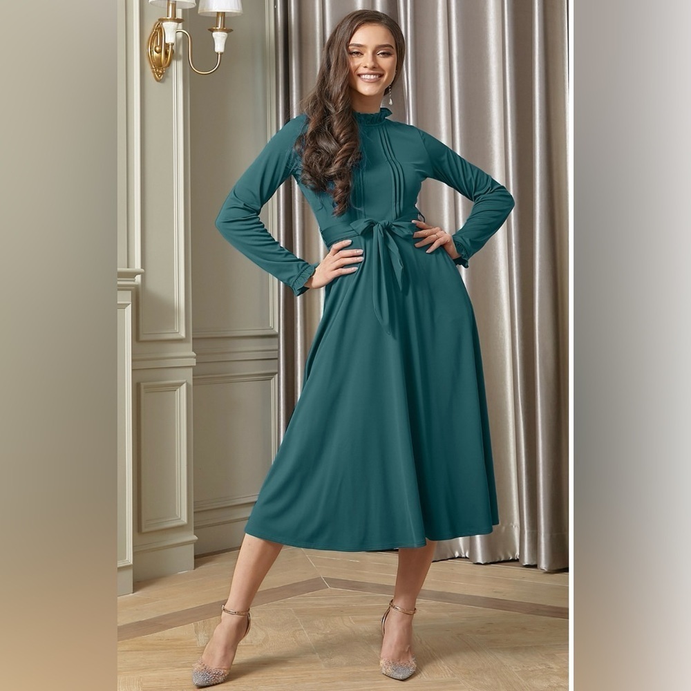 ESSENTIAL EFFORTLESS ELEGANCE!! 
Beautiful Aqua Blue Green dress!!!